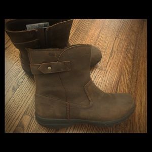 Merrell  waterproof leather boots 8.5